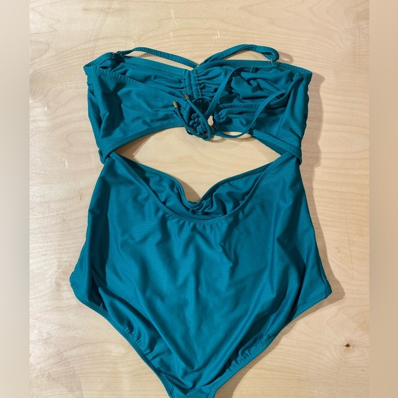 Time and Tru One Piece Swimsuit 3X (24W-26W) Green (IO) - Picture 13 of 16